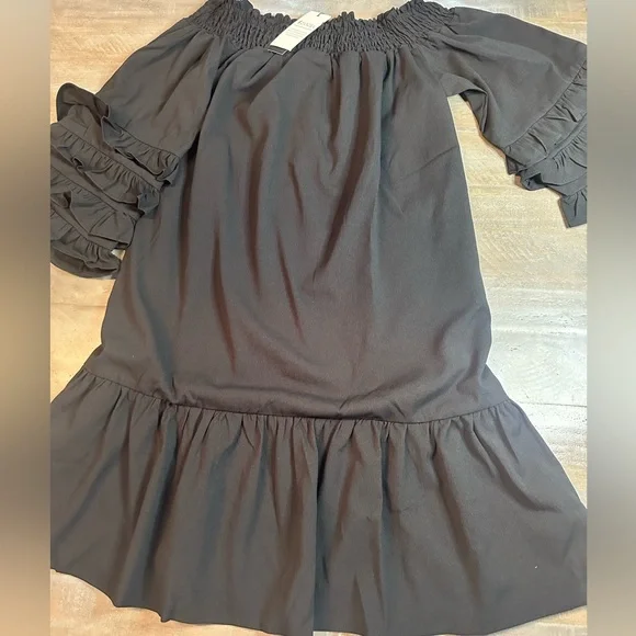 ⭐️NWT Black off the shoulder dress with ruffle sleeves and hem - Picture 7 of 8